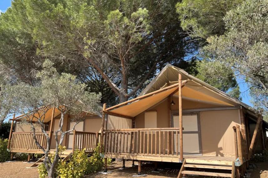 Camping International D'Aups Eksteriør billede